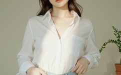 小孩子桶他的妈妈